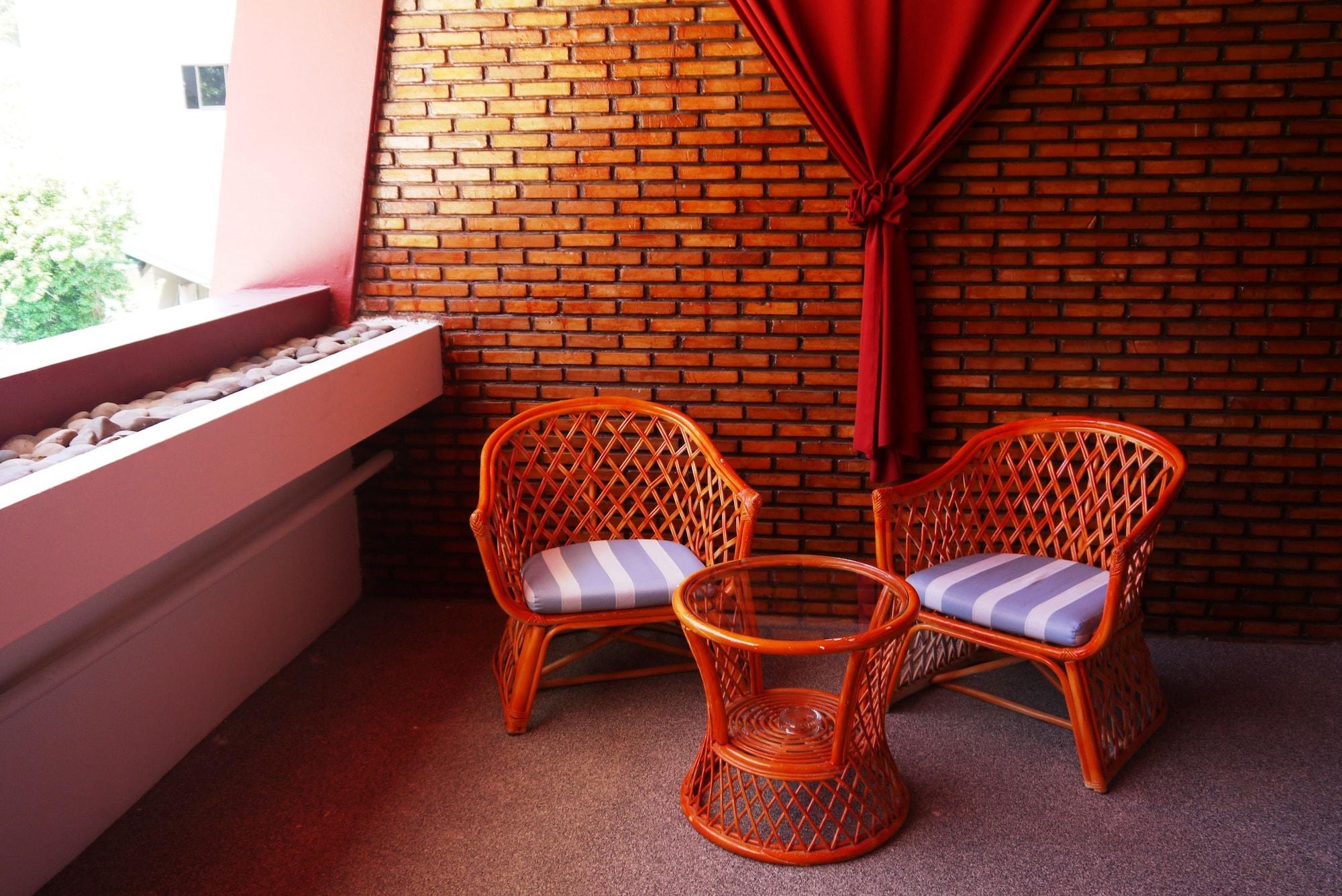 Surin Sweet Hotel Bagian luar foto