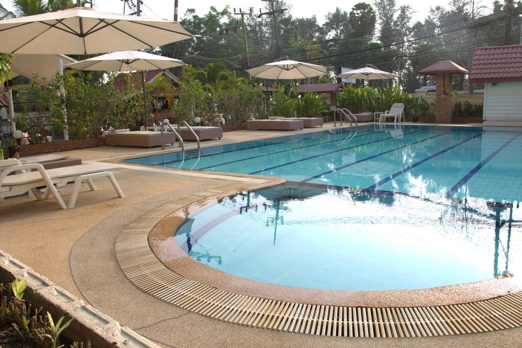 Surin Sweet Hotel Bagian luar foto
