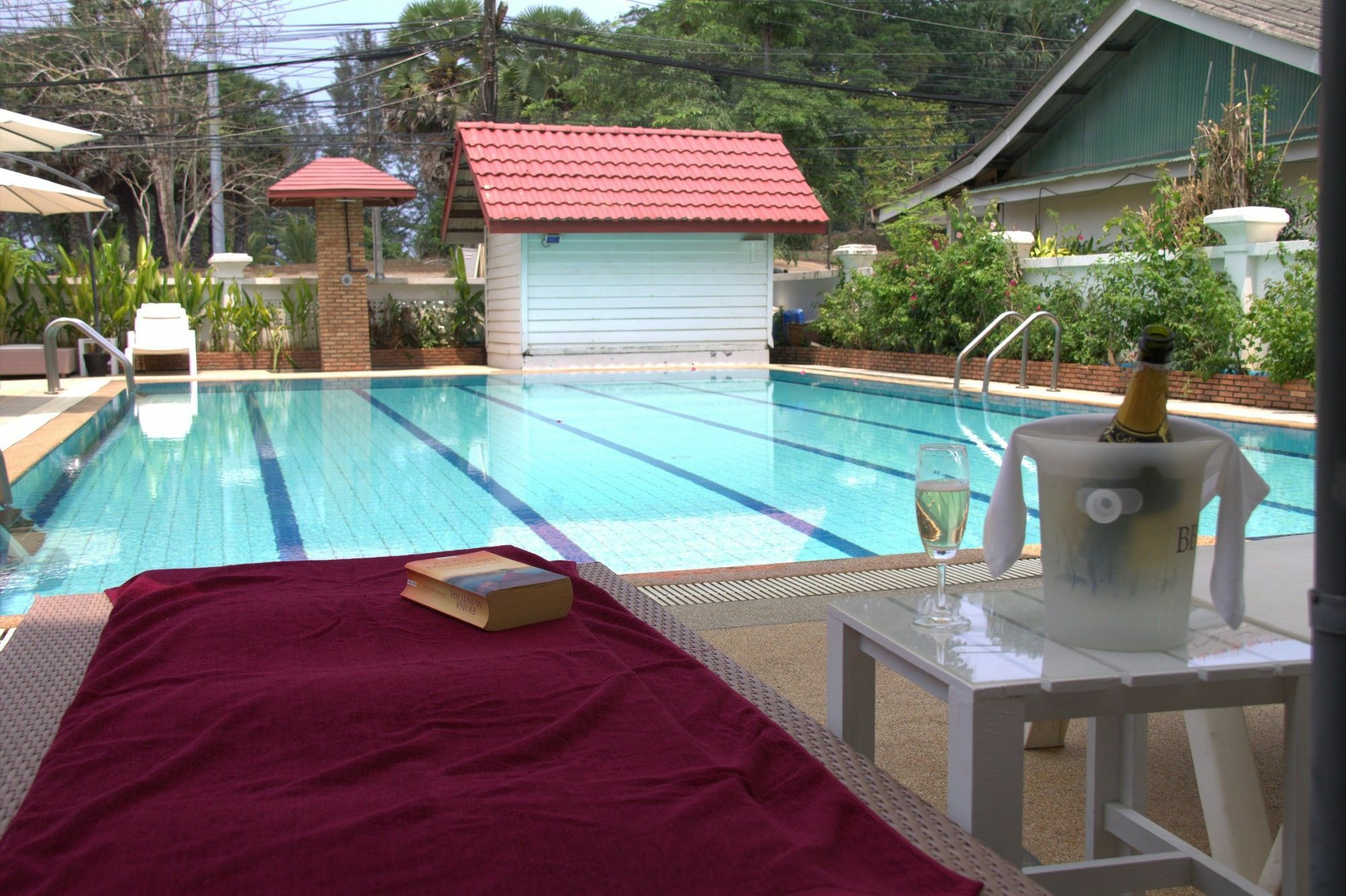 Surin Sweet Hotel Bagian luar foto